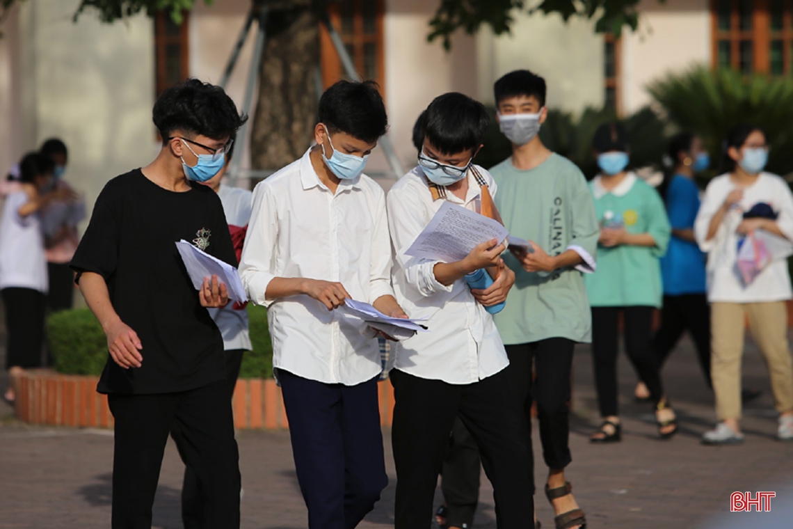 Hơn 800 thí sinh kết thúc môn thi chuyên, Hà Tĩnh hoàn thành kỳ thi vào lớp 10 THPT