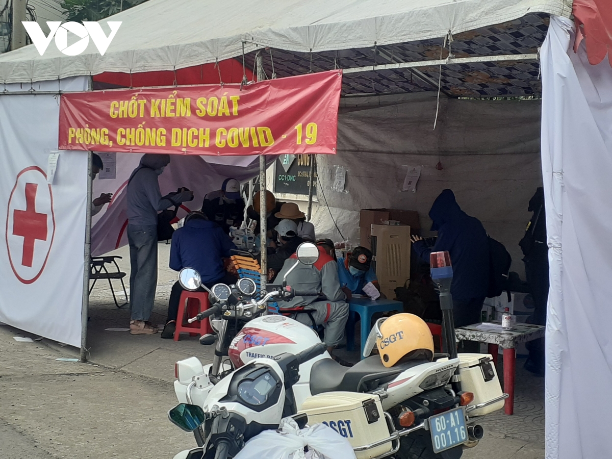 Ngày đầu Đồng Nai kiểm soát người từ TP.HCM: Người hoang mang, người lỡ kế hoạch