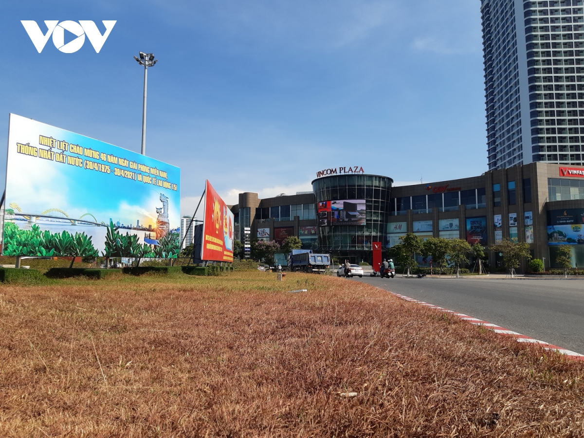 Miền Trung bức bối vì nắng nóng