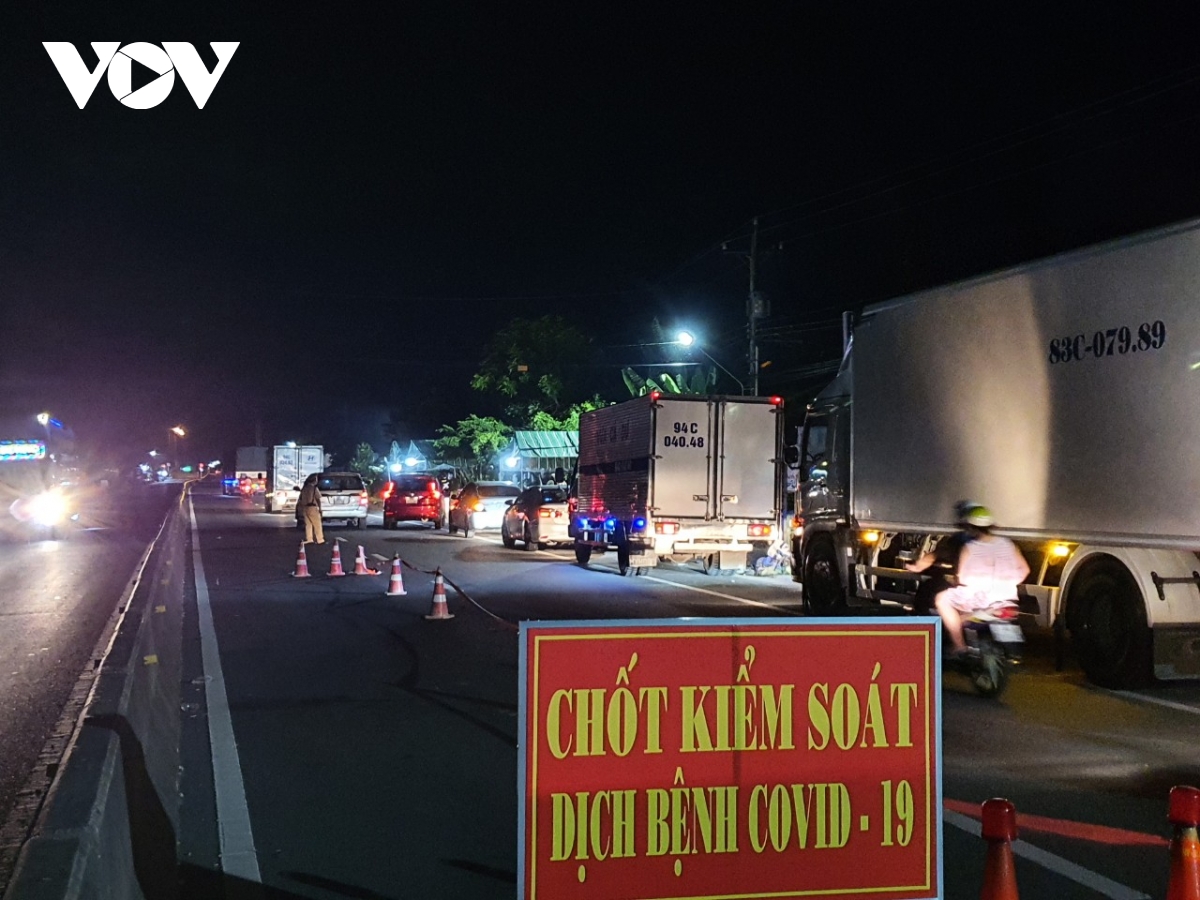 Nhiều địa phương ở ĐBSCL lập chốt quản lý người ra vào tỉnh để phòng dịch lây lan