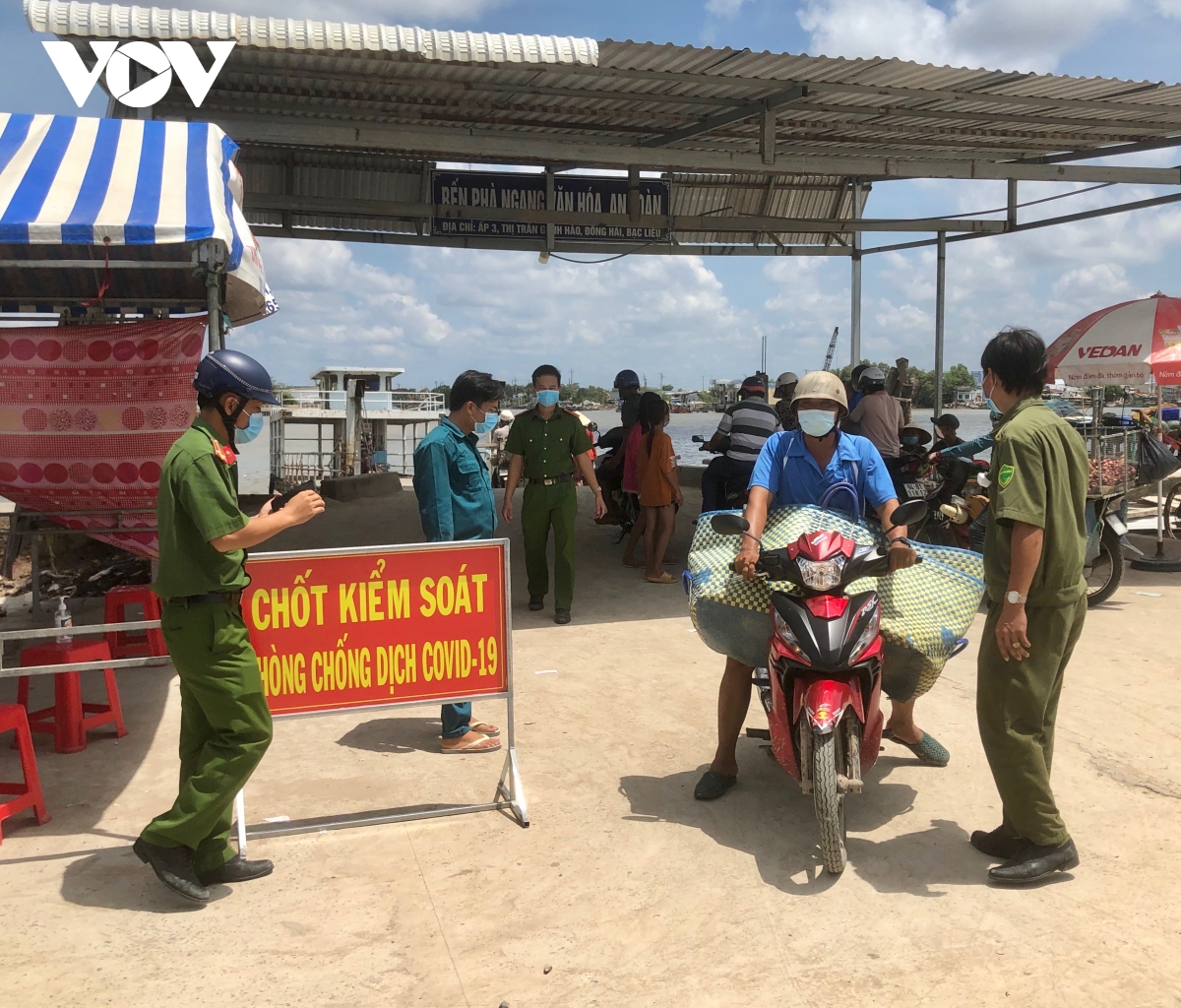 Nhiều địa phương ở ĐBSCL lập chốt quản lý người ra vào tỉnh để phòng dịch lây lan