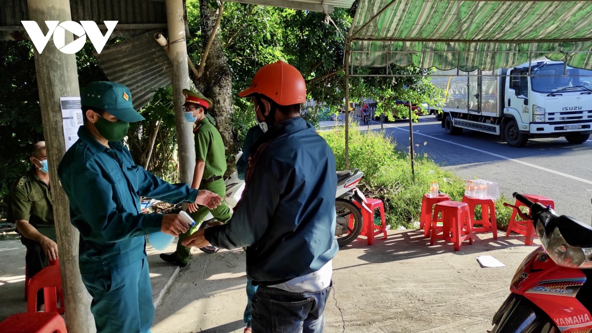 Nhiều địa phương ở ĐBSCL lập chốt quản lý người ra vào tỉnh để phòng dịch lây lan
