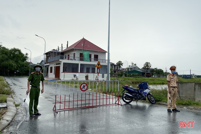 Phong tỏa 15 điểm trên 4 trục đường chính ở TP Hà Tĩnh phòng dịch Covid-19