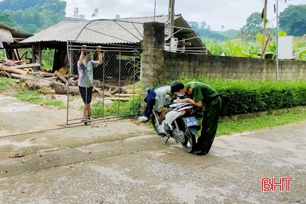 Hà Tĩnh: Đang cách ly vẫn sang hàng xóm chơi, bị phạt 1 triệu đồng 