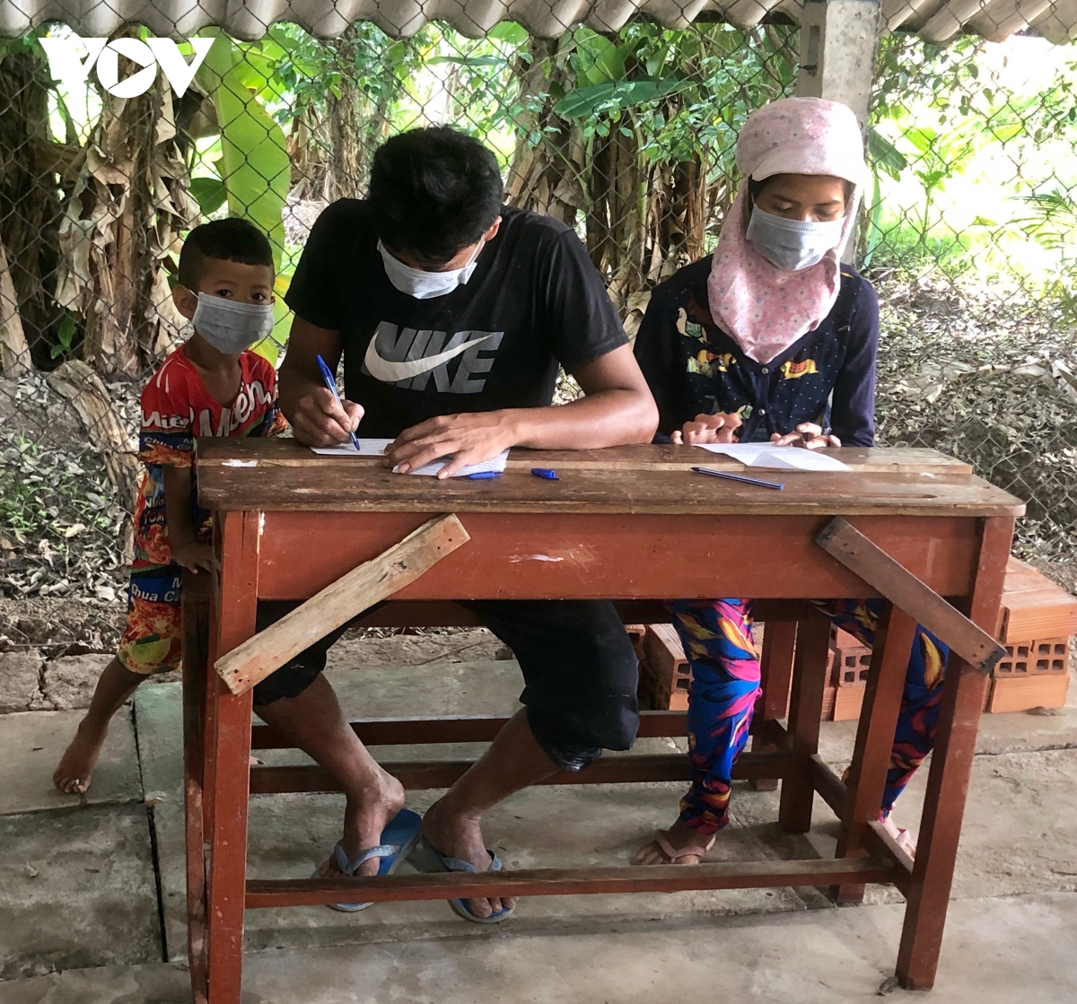 Nhiều địa phương ở ĐBSCL lập chốt quản lý người ra vào tỉnh để phòng dịch lây lan