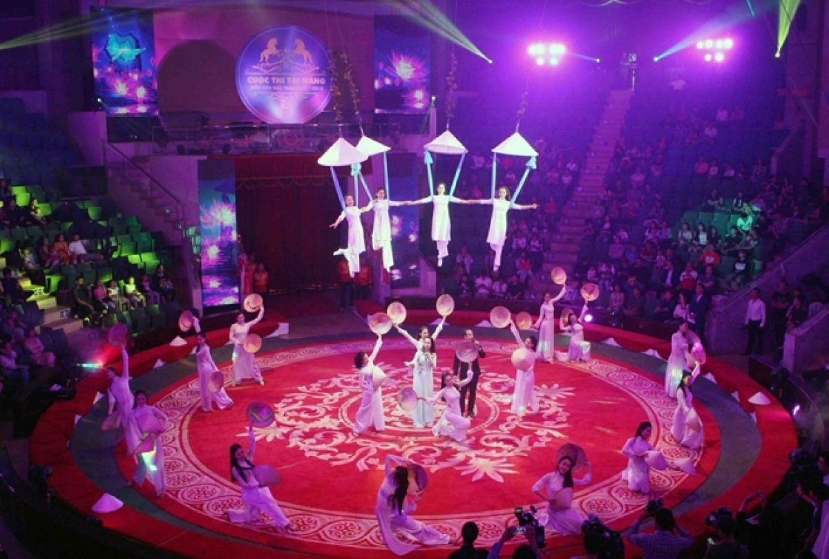 Khốn đốn vì Covid-19, nhiều nhà hát dứt ruột chia tay diễn viên hợp đồng