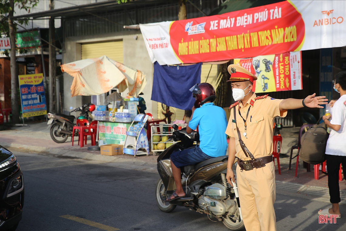 Hà Tĩnh: Thí sinh được đo thân nhiệt, phòng dịch nghiêm ngặt trước khi làm bài thi vào lớp 10 THPT