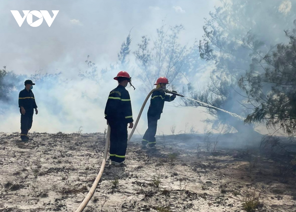 Nắng nóng đe doạ gây cháy rừng dữ dội ở miền Trung