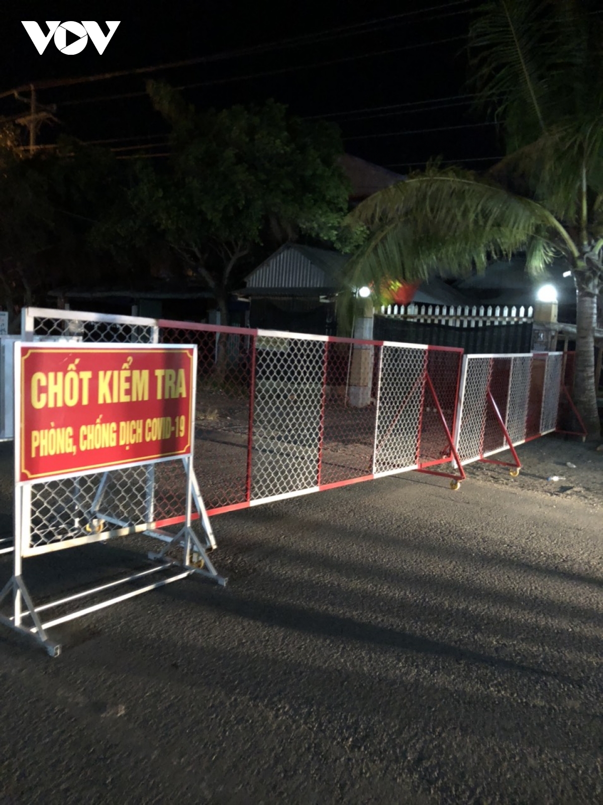 Nhiều địa phương ở ĐBSCL lập chốt quản lý người ra vào tỉnh để phòng dịch lây lan