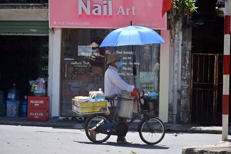 Bắc bộ và Trung bộ tiếp tục nắng nóng đặc biệt gay gắt, có nơi trên 40 độ C