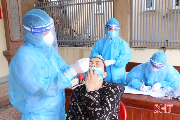 Hà Tĩnh tiếp tục huy động tổng lực truy vết, lấy mẫu xét nghiệm để&nbsp;khoanh vùng, khống chế dịch