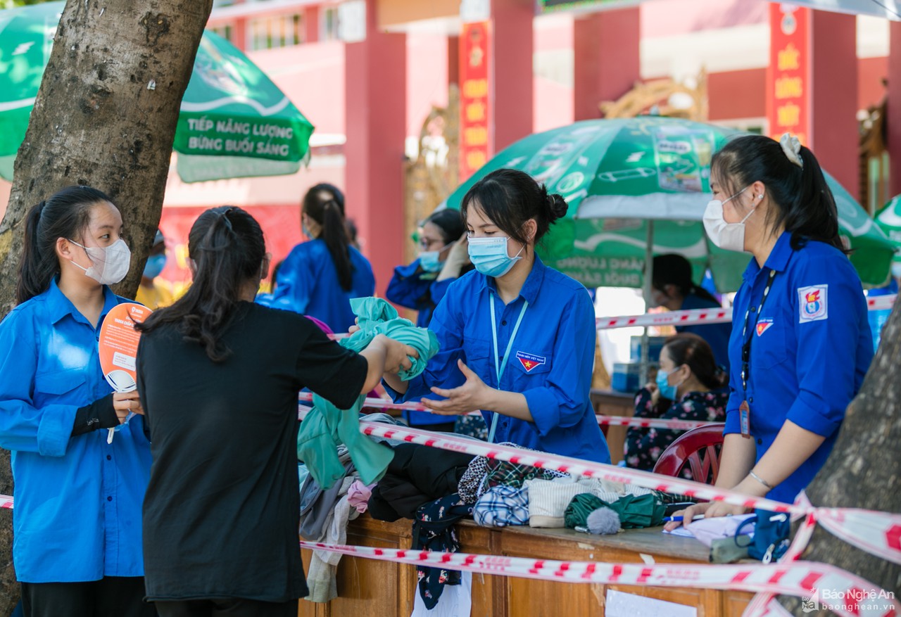 Thanh niên tình nguyện đồng hành 