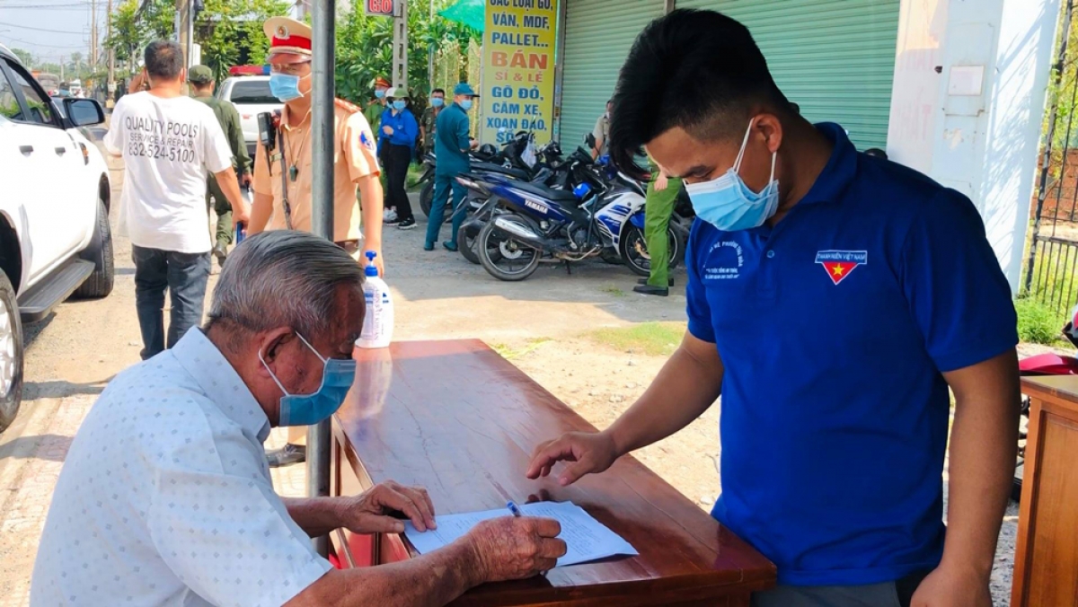 Bình Dương lập nhiều trạm, chốt kiểm soát chống dịch COVID-19