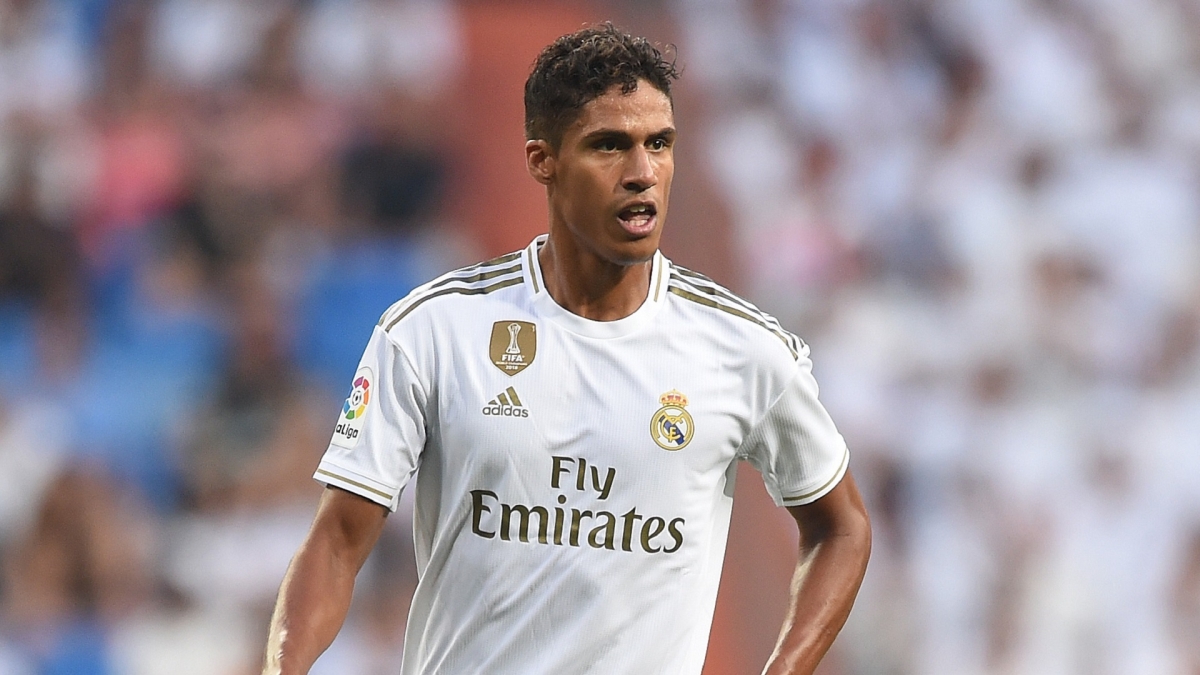 MU "tung đòn quyết định", tiến gần tới việc giành chữ ký của Varane