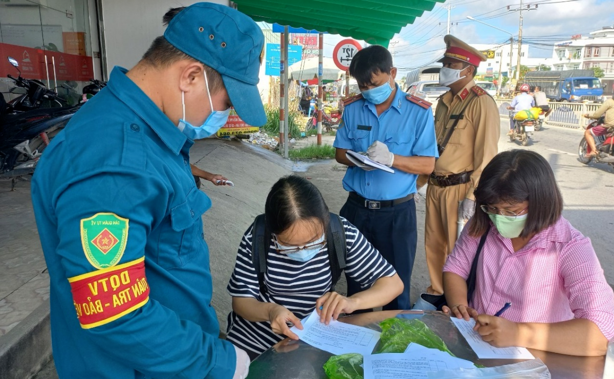 Kiểm soát COVID-19 vùng giáp ranh, không còn cảnh “mạnh ai nấy làm”