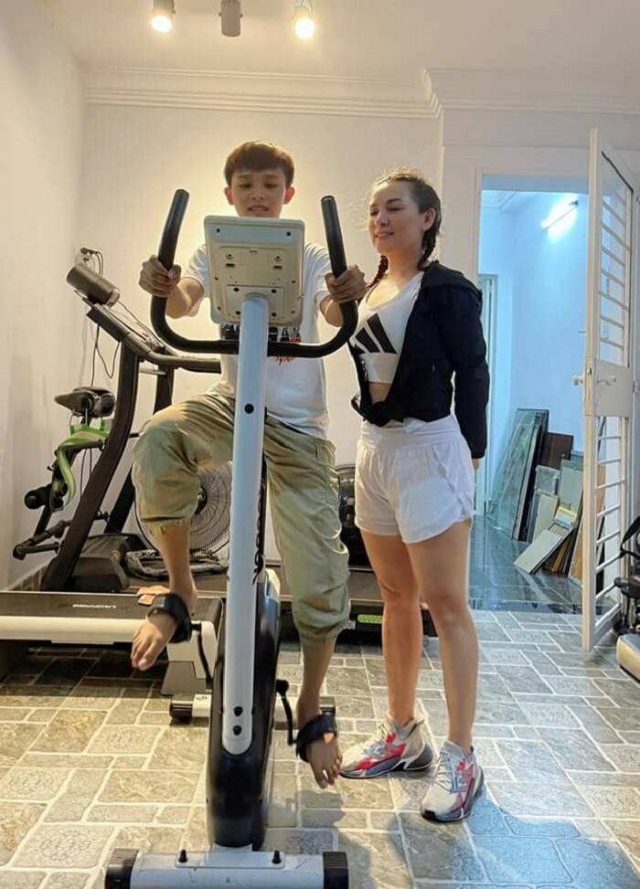 Dính loạt ồn ào, Phi Nhung khẳng định mình sống quang minh