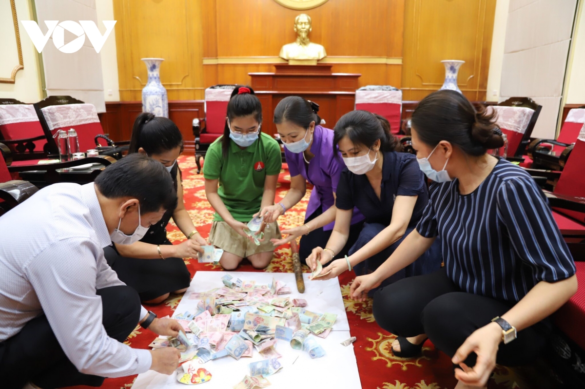 3.500 tỷ đồng ủng hộ Quỹ phòng, chống COVID-19: “Tôi nhìn thấy nghĩa đồng bào”