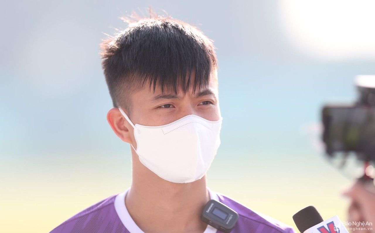 Phan Văn Đức được thầy Park phân công trả lời báo chí trước trận gặp Indonesia