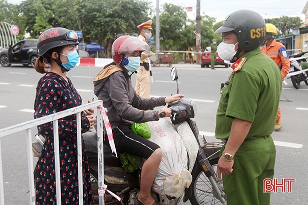 Tuyên truyền về phòng, chống Covid-19 tại Hà Tĩnh: Mọi lúc, mọi nơi