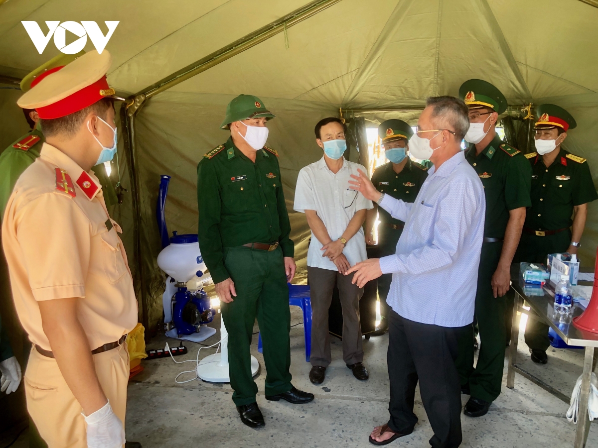 Nhiều địa phương ở ĐBSCL lập chốt quản lý người ra vào tỉnh để phòng dịch lây lan