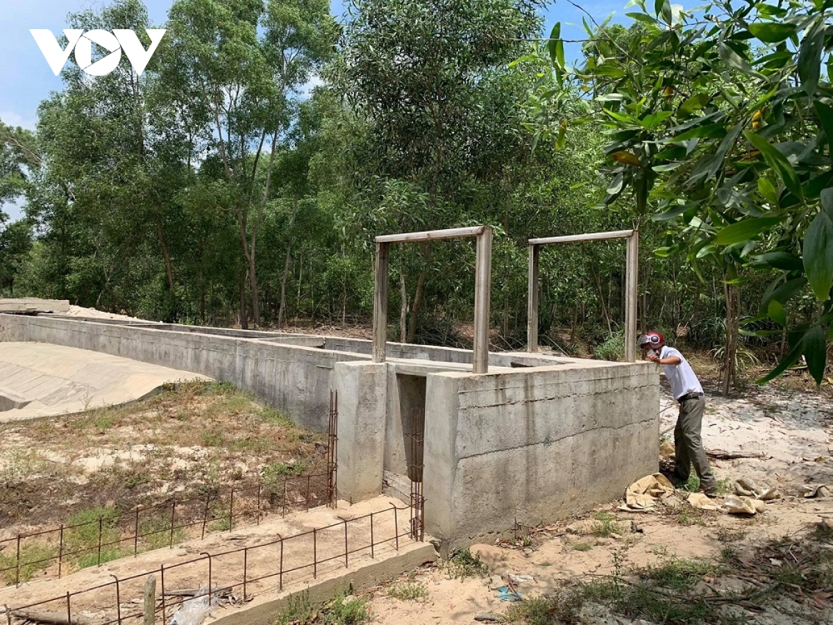 Thừa Thiên Huế: Hàng trăm hecta lúa chờ dự án thủy lợi