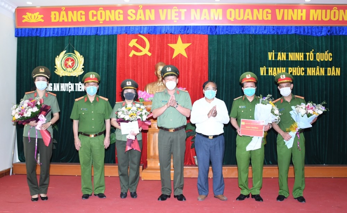 Hải Phòng triệt phá đường dây cung cấp văn bằng, chứng chỉ "khống"