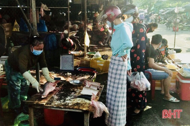 Người dân vùng nông thôn Hà Tĩnh tích cực phòng dịch Covid-19 