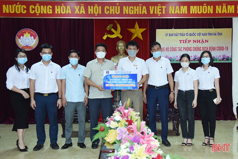 Ủy ban MTTQ Hà Tĩnh tiếp nhận thêm hơn 143 triệu đồng ủng hộ phòng, chống dịch Covid-19