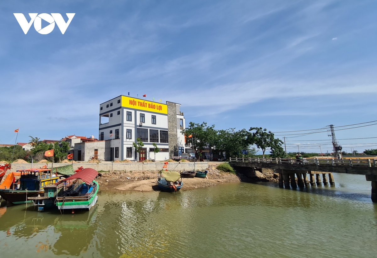 Miền Trung bức bối vì nắng nóng