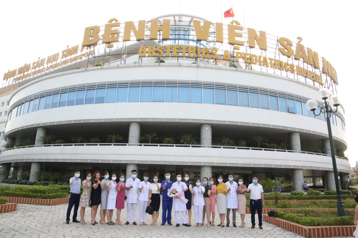 Các "chiến sĩ áo trắng" không quản khó khăn cùng Bắc Giang chống dịch COVID-19