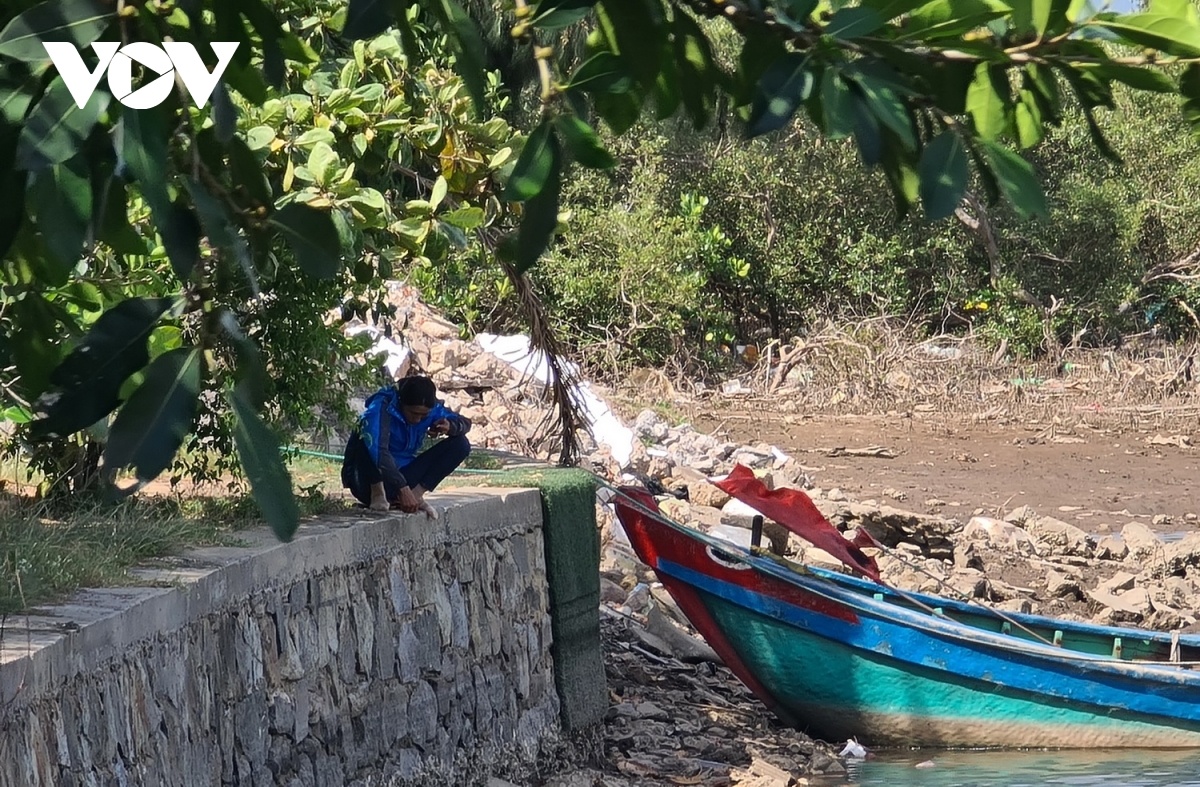 Miền Trung bức bối vì nắng nóng