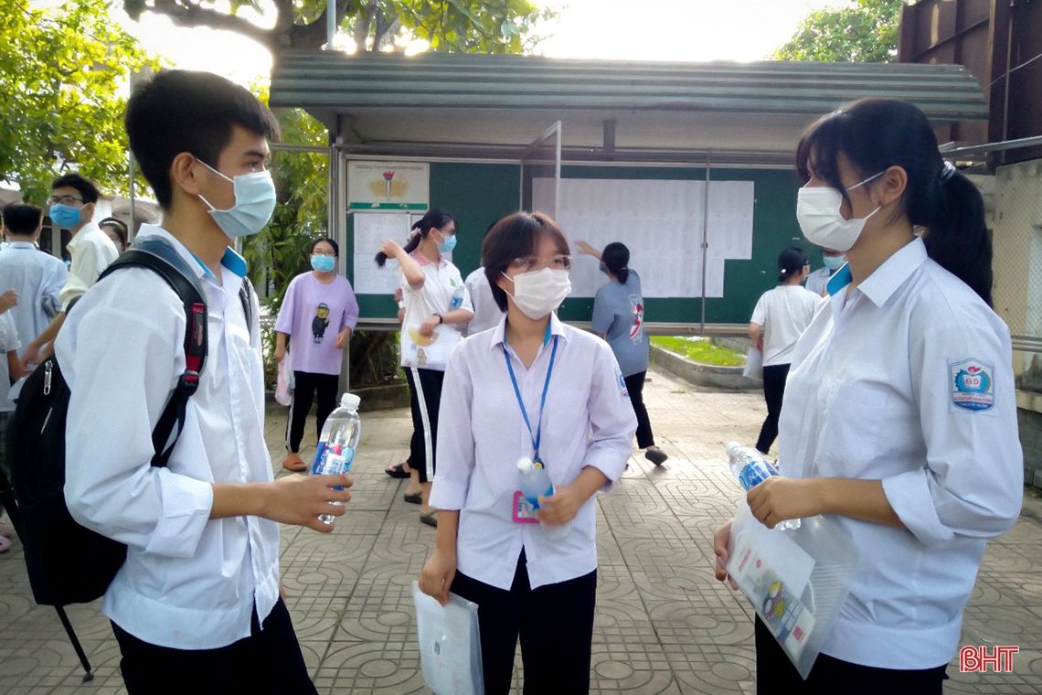 Hà Tĩnh: Thí sinh được đo thân nhiệt, phòng dịch nghiêm ngặt trước khi làm bài thi vào lớp 10 THPT