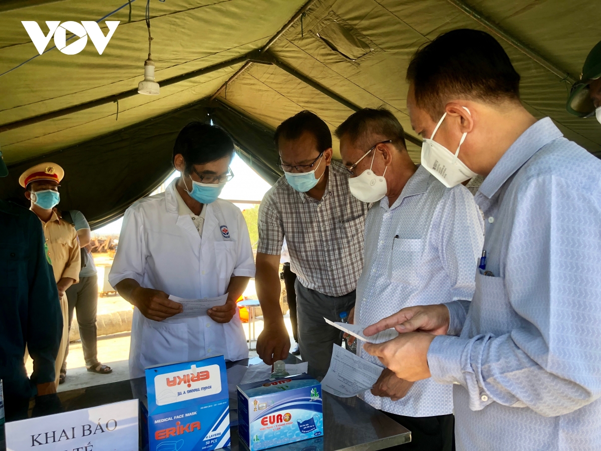 Nhiều địa phương ở ĐBSCL lập chốt quản lý người ra vào tỉnh để phòng dịch lây lan