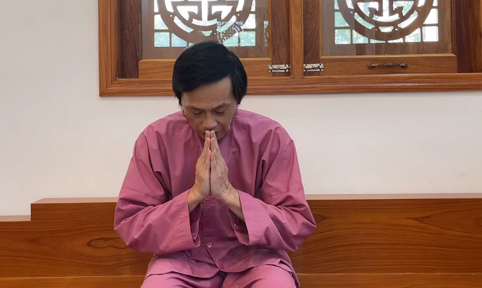 Hoài Linh cúi đầu xin lỗi, không lường trước sự khó khăn trong từ thiện