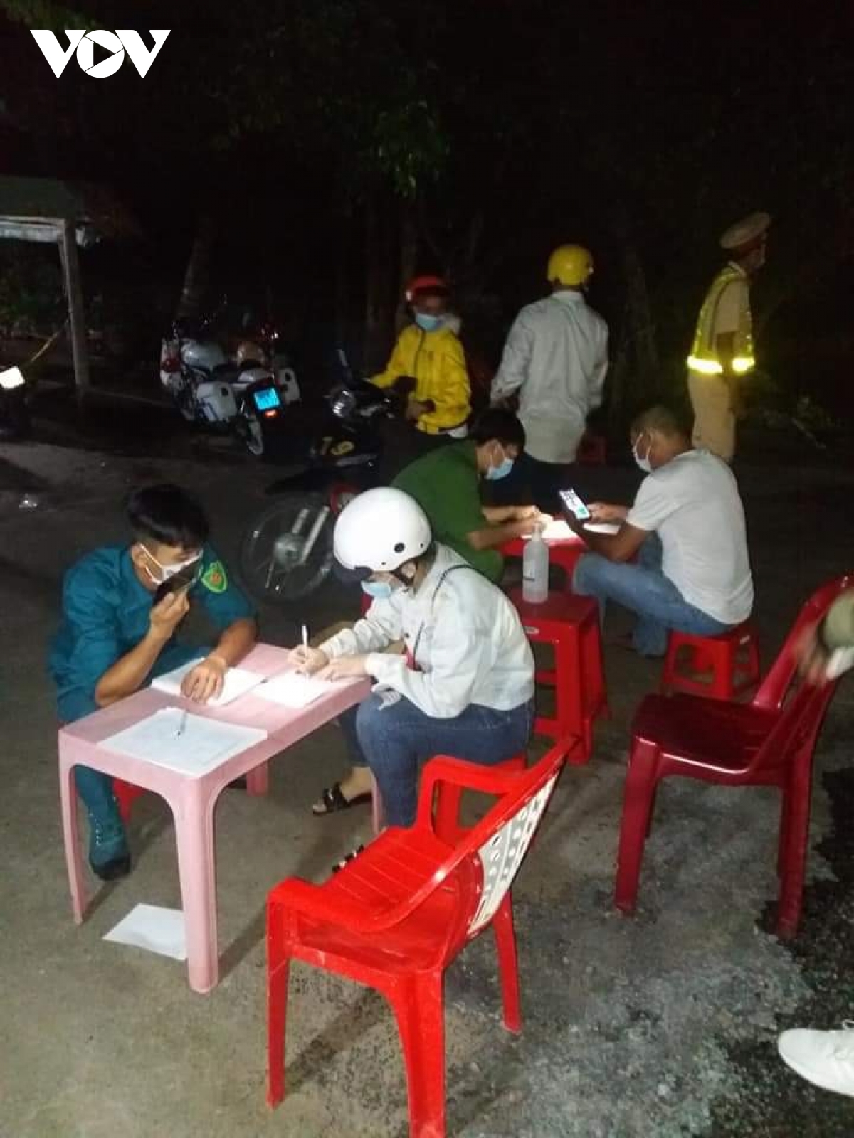 Nhiều địa phương ở ĐBSCL lập chốt quản lý người ra vào tỉnh để phòng dịch lây lan