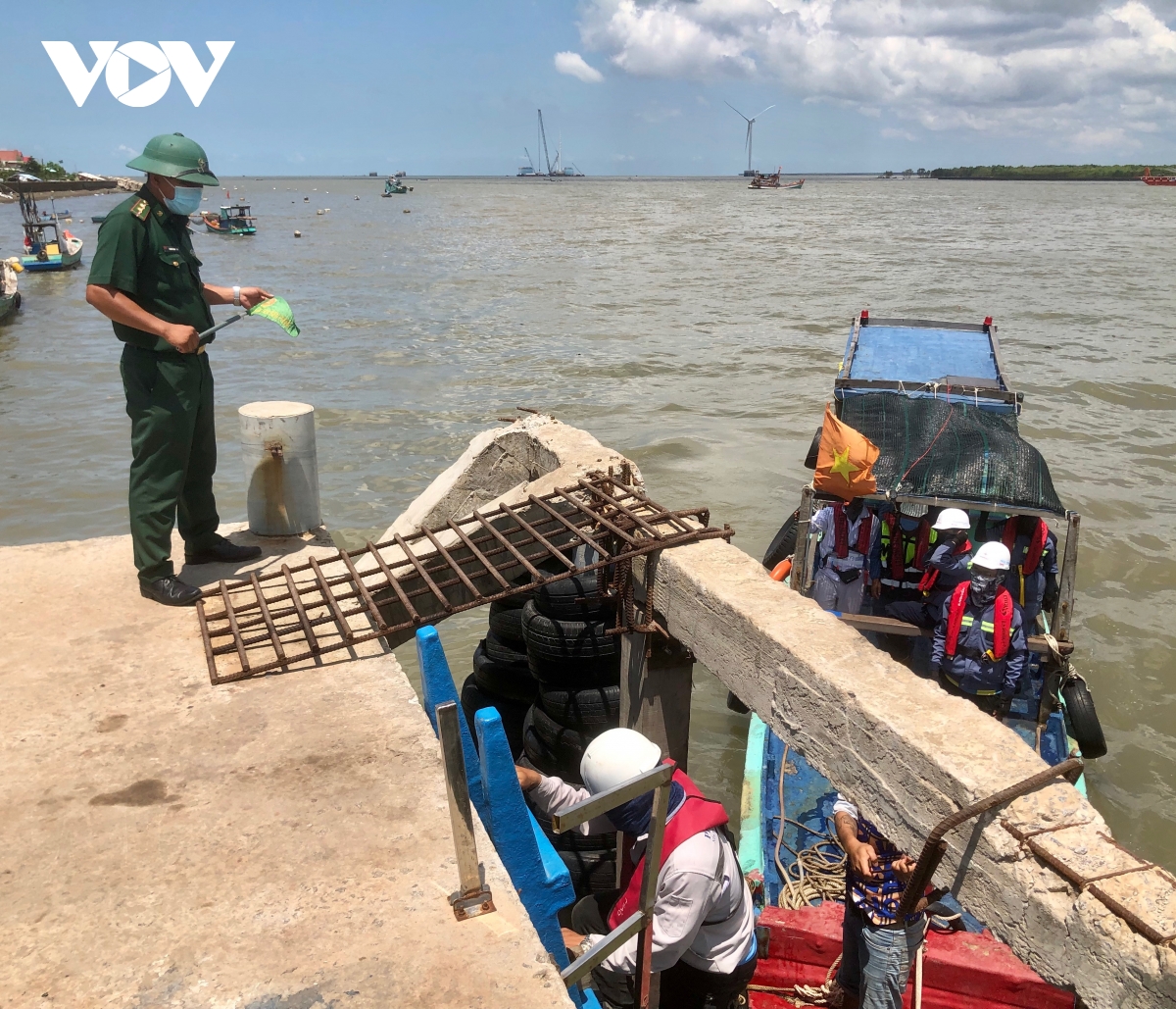 Nhiều địa phương ở ĐBSCL lập chốt quản lý người ra vào tỉnh để phòng dịch lây lan