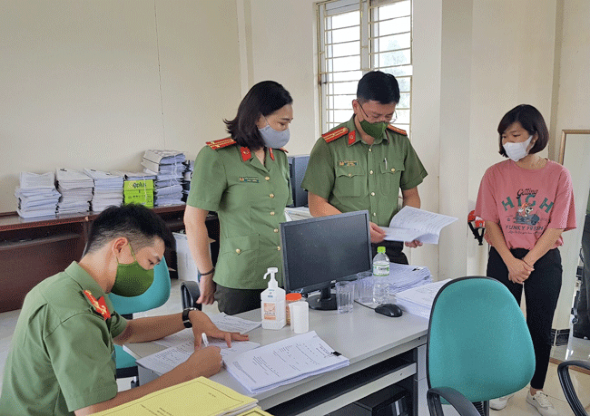 Làm giả hàng trăm giấy khám sức khỏe cho người thi bằng lái xe