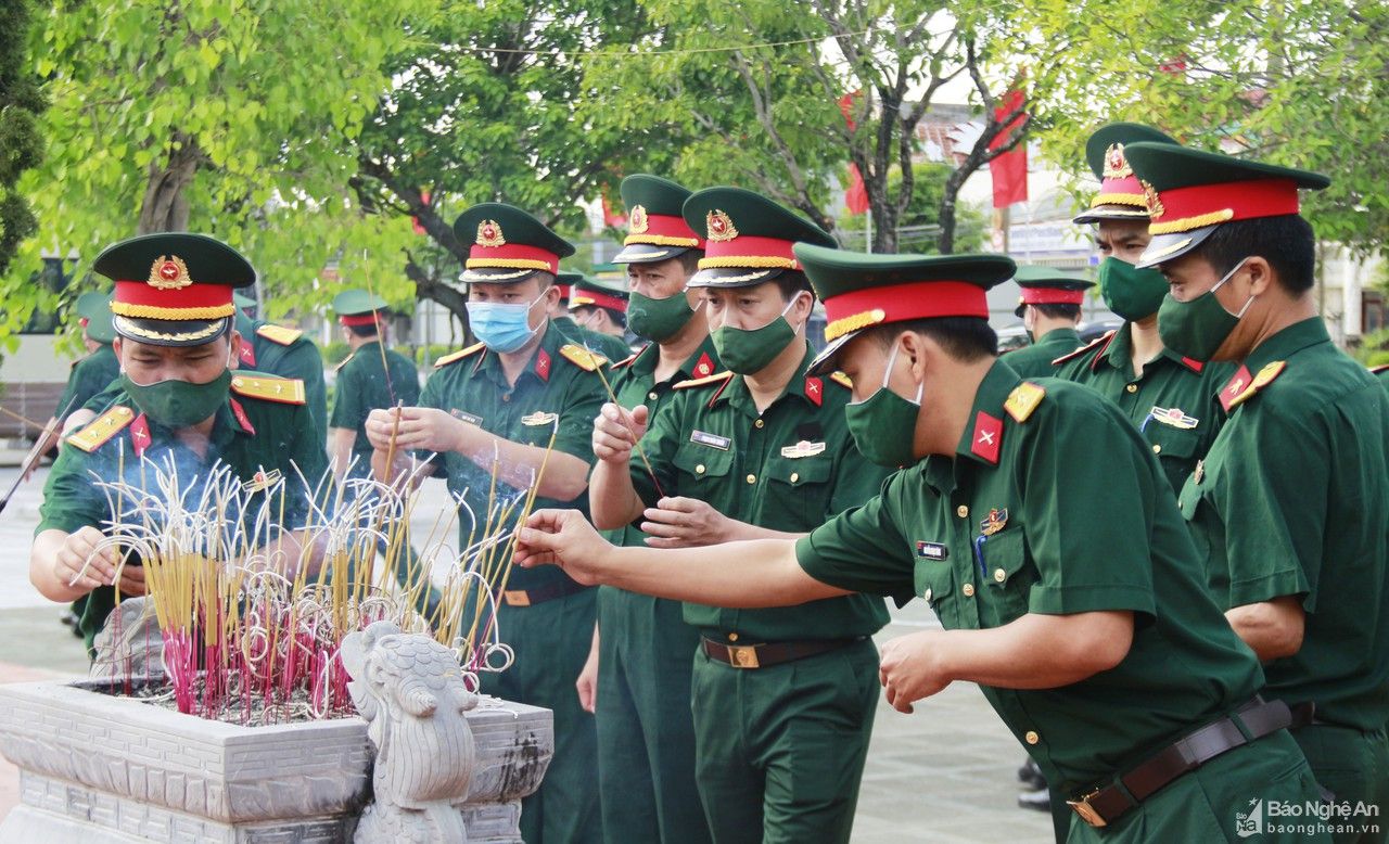 Bộ Tư lệnh Quân khu 4, Bộ CHQS tỉnh Nghệ An tưởng niệm Chủ tịch Hồ Chí Minh và các anh hùng liệt sỹ