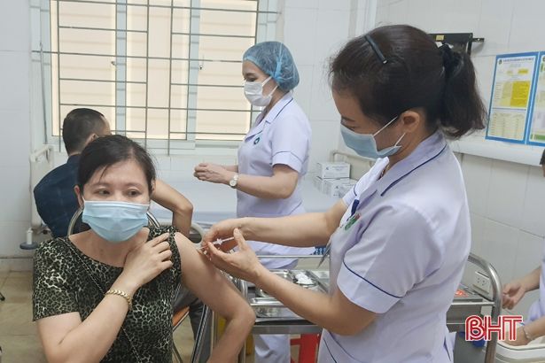 Hoàn thành đợt 4, Hà Tĩnh triển khai tiêm vắc-xin phòng COVID-19 đợt 5