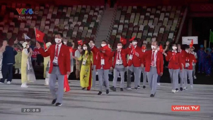 Chùm ảnh Olympic 2021 khai mạc đầy sắc màu, không một bóng khán giả