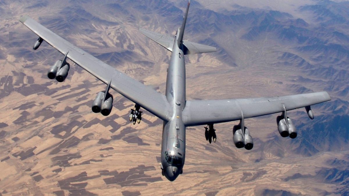 Mỹ điều B-52 đến Afghanistan không kích Taliban