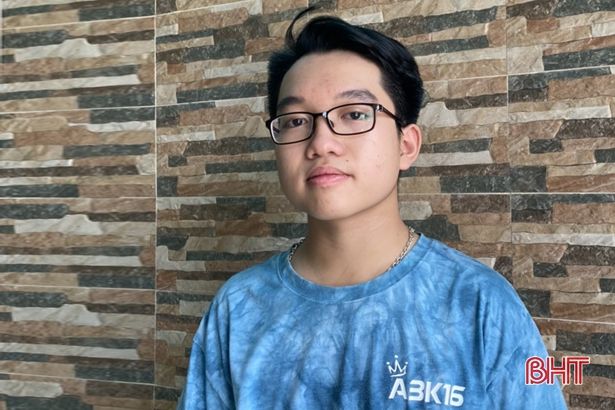 Lớp học ở huyện miền núi có 2 thủ khoa Trường Chuyên Hà Tĩnh