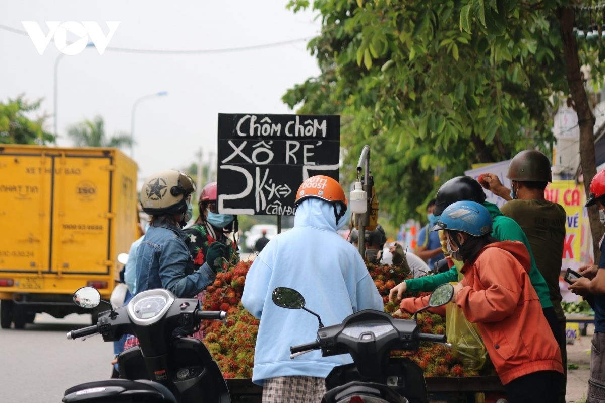 TP.HCM giãn&nbsp;cách&nbsp;theo Chỉ thị 16: Người lao động lo lắng nhưng rất đồng lòng