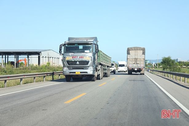 Được tiêm vắc-xin, nhiều tài xế ở Hà Tĩnh an tâm hơn giữa đại dịch  