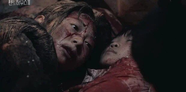 Cuộc chiến thượng lưu tập 8: Seok Kyung bị đánh "sấp mặt"