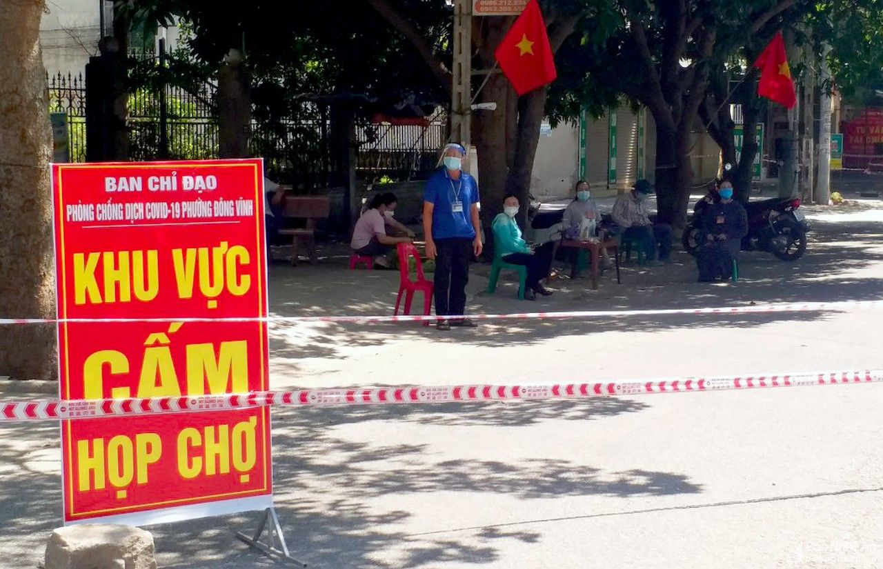 TP. Vinh: Tạm dừng hoạt động chợ Đông Vĩnh, lấy mẫu xét nghiệm toàn bộ tiểu thương