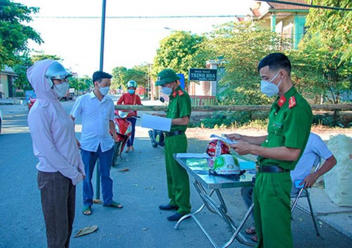 Nghệ An: Tập trung mọi nguồn lực dập dịch, không để đứt gãy sản xuất