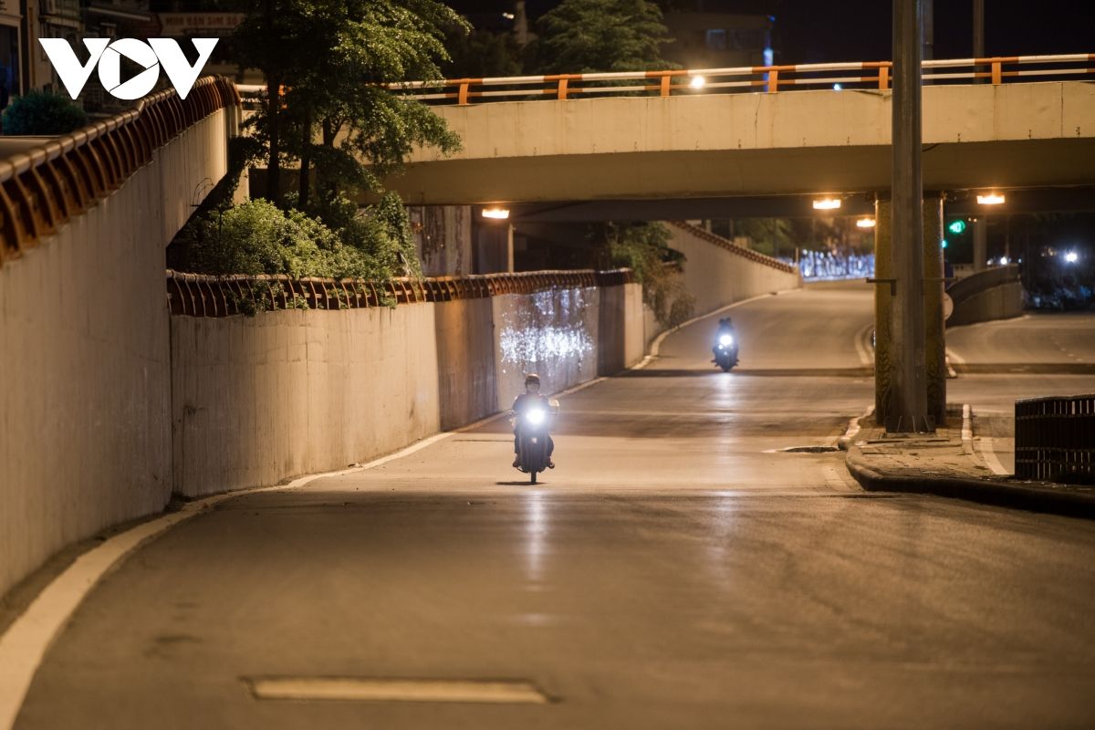 Ngắm nhìn tối Hà Nội từ trên cao những ngày giãn cách xã hội