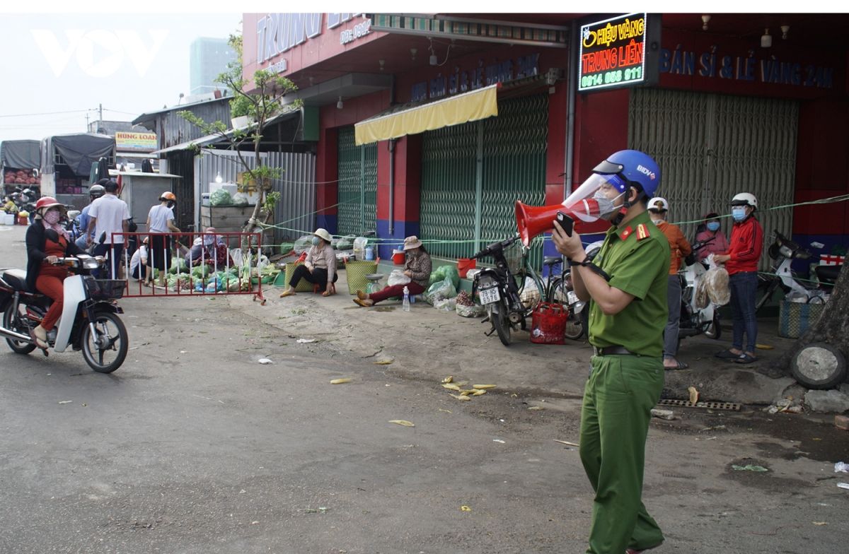 Phú Yên khẩn trương chống dịch, ngày đêm lấy mẫu xét nghiệm SARS-CoV-2