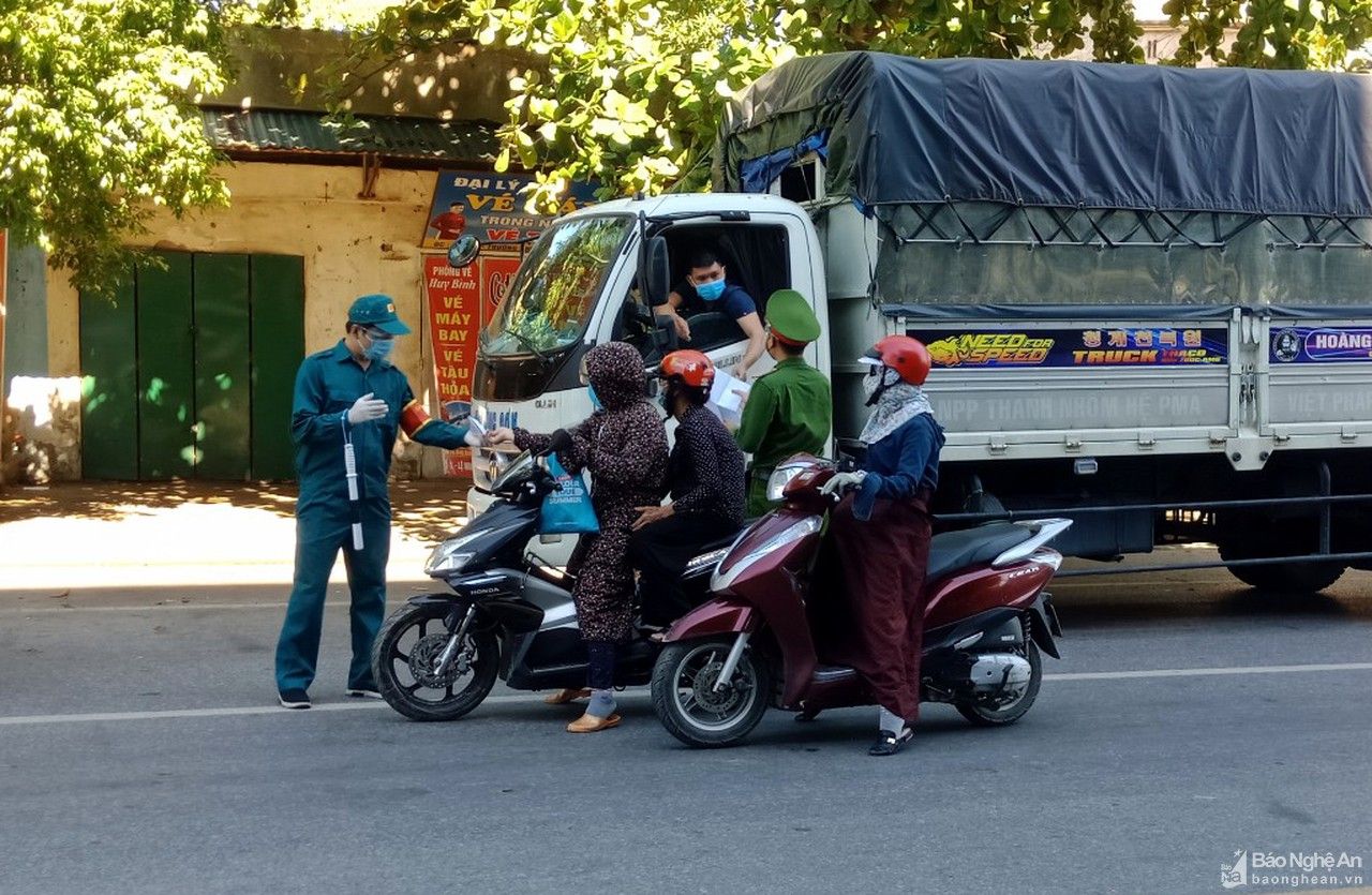 TP. Vinh xử phạt hàng loạt trường hợp vi phạm Chỉ thị 16 